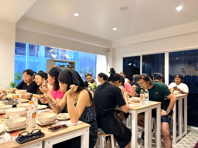 Pum Thai Cooking Class in Phuket - The teaching style and group atmosphere