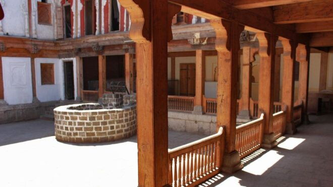 Pune: Private Walking Tour & Food Tasting With a Local - Important Information