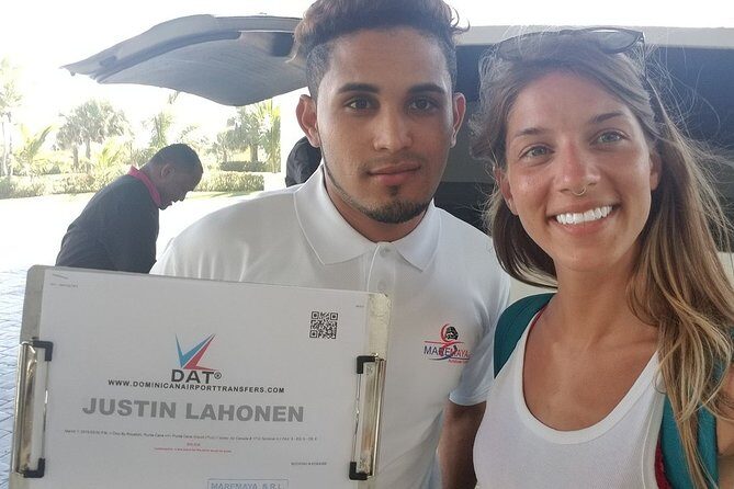 Punta Cana Airport to PARADISUS PALMA REAL in Punta Cana R/T - The Vehicle and Amenities