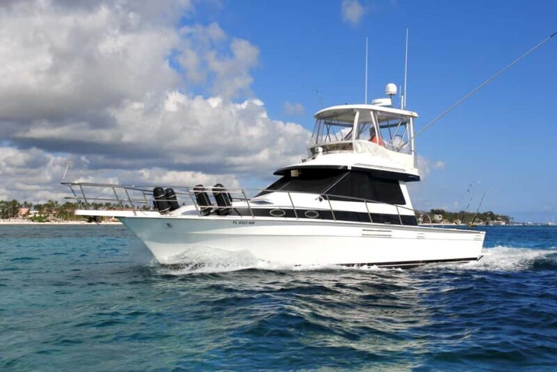 Punta Cana offshore private fishing charter "Sherlock" 39 ' - A Close Look at the Punta Cana Offshore Private Fishing Charter "Sherlock"  