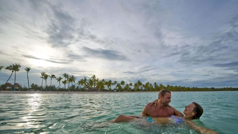 Punta Cana: Party Boat Catamaran Tour - The Party Element: Open Bar and Social Vibes