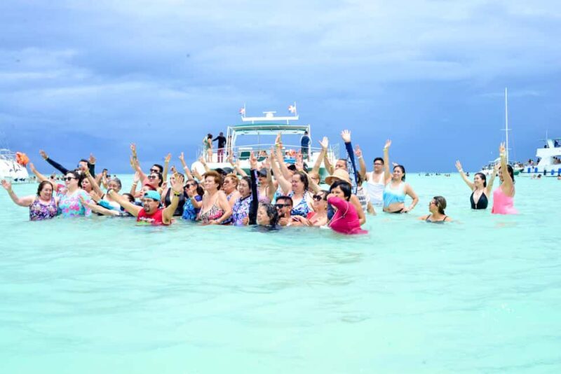 Punta Cana: Saona Island Catamaran in Caribbean Deluxe VIP - The Value of the Tour