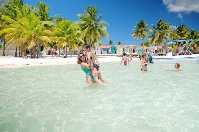 Punta Cana: Saona Island Catamaran Open Bar / Food Hotel Pickup - What to Expect on the Tour