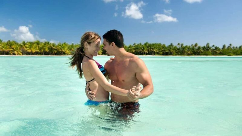 Punta Cana: Saona Island Premium 3 beaches - Food and Drinks: A Seaside Feast & Premium Offerings