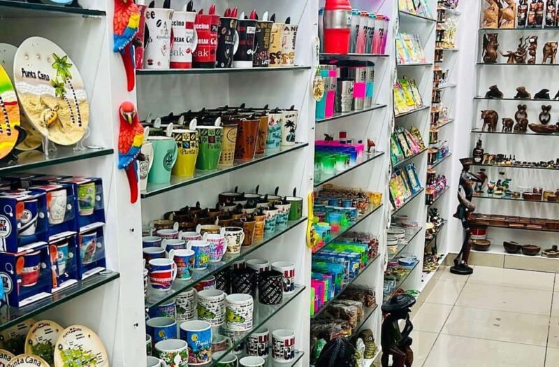 Punta Souvenirs -Shooping Tour free - An In-Depth Look at the Punta Souvenirs Shopping Tour