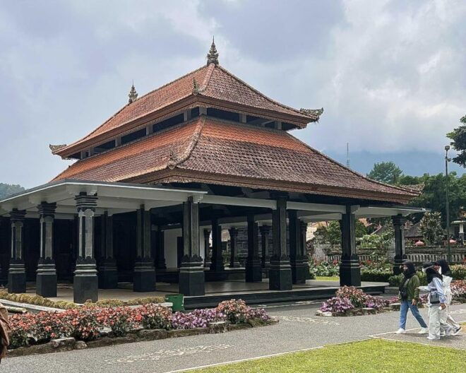 Pura Ulun Danu Beratan Temple Complex: A Bali Walking Tour - Booking Information