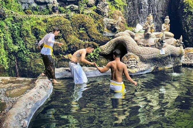 Purifications at Beji Griya Waterfalls - An In-Depth Look at the Beji Griya Waterfalls Tour