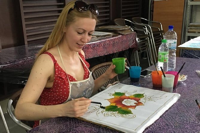 Putrajaya Boat Cruise, with Lunch, Prime Minister Office, Putra and Pink Mosques - The Scenic Boat Cruise: Views and Authenticity