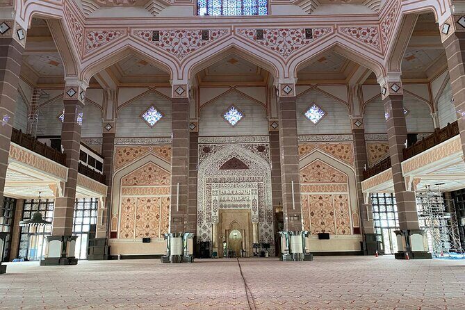 Putrajaya Pink Mosque and Blue Mosque Shah Alam Day Tour - Authentic Insights from Reviewers