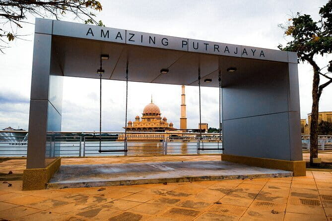 Putrajaya Tour From Kuala Lumpur Includes Batu Caves - Deep Dive into the Itinerary