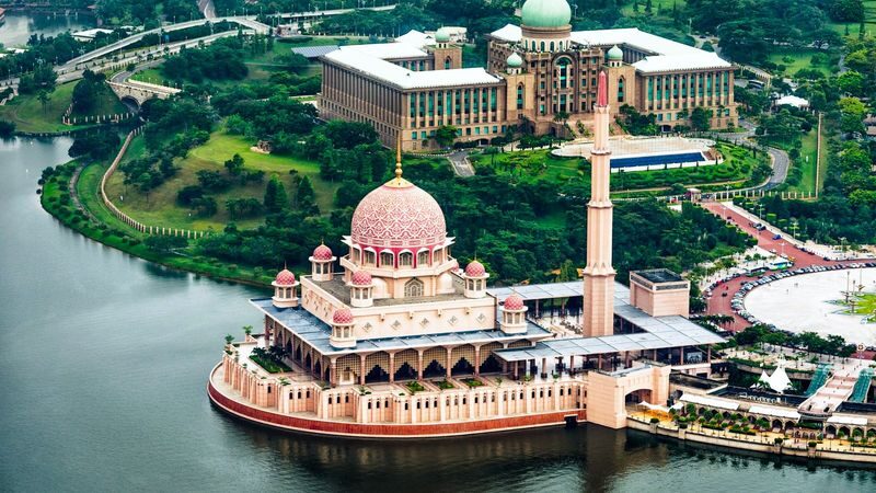 Putrajaya Tour with Boat Ride from Kuala Lumpur - The useful details at a glance