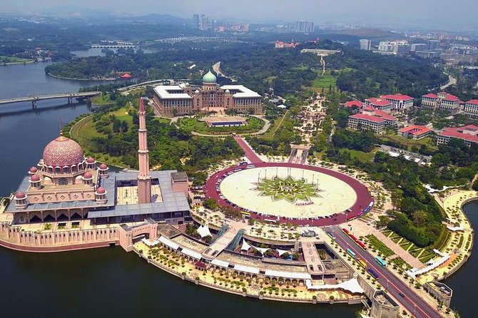 Putrajaya Tour With Traditional Boat Cruise & Pink Mosque (Private) - The Sum Up