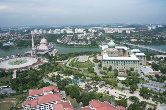Putrajaya Visit and Lake Cruise: Tour From Kuala Lumpur - Customer Reviews