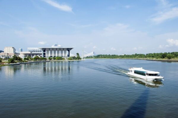 Putrajaya Visit and Lake Cruise: Tour From Kuala Lumpur - Common Questions