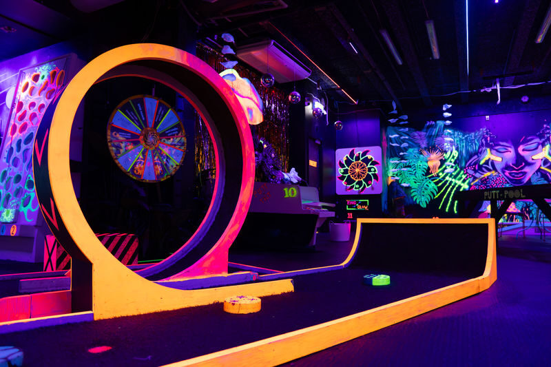 PuttnGlow - Glow in the Dark Mini Golf Queenstown - Putt’n’Glow at a glance