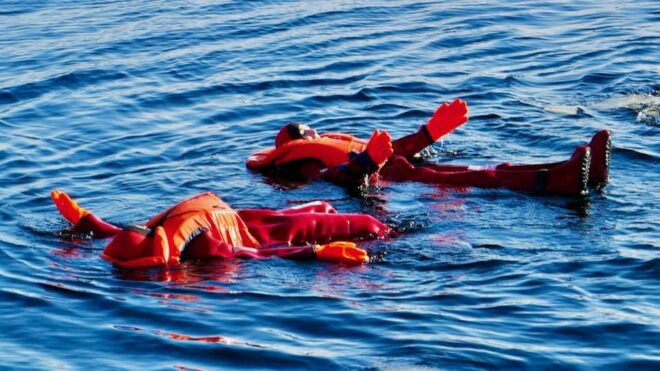Puumala: Private Ice-Floating Experience at Lake Saimaa - Inclusions of the Experience