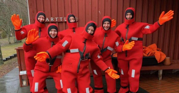 Puumala: Private Ice-Floating Experience at Lake Saimaa - Frequently Asked Questions
