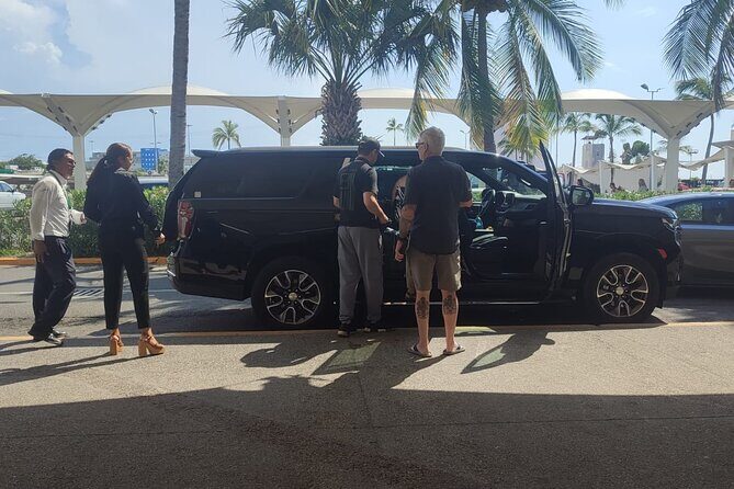 PVR VIP Round trip transfers Airport - Downtown - Airport - Good To Know