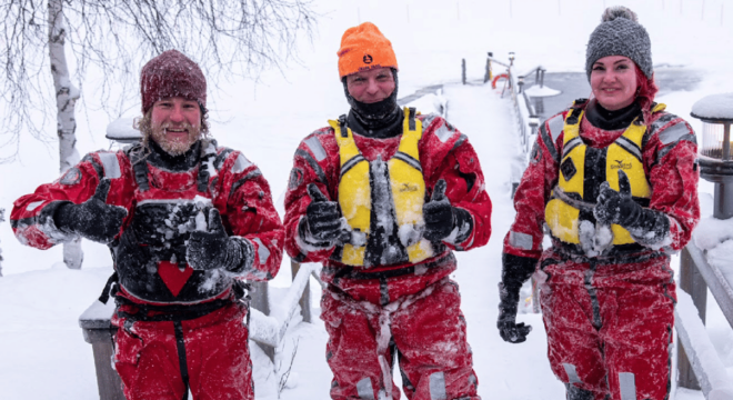 Pyhätsunturi: Ice Floating & Sauna Experience - Participant Guidelines