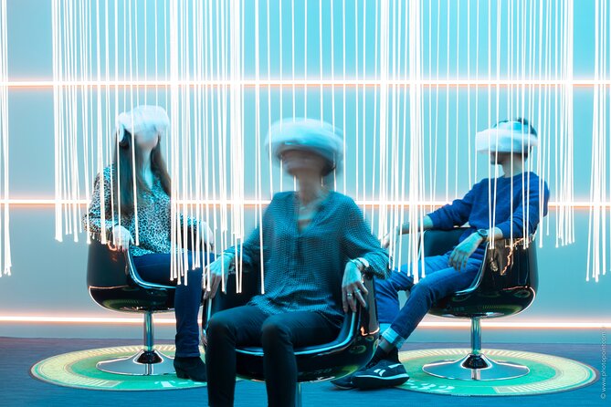 Pyramids: an Extraordinary Journey to the Heart of the Pyramids of Egypt - Exploring the Hidden Chambers and Passageways