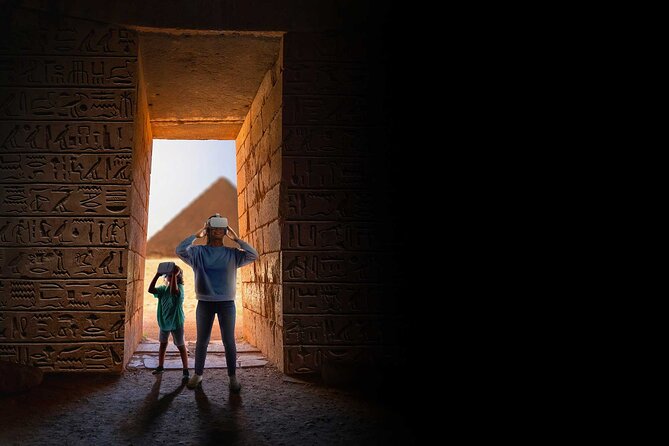 Pyramids: an Extraordinary Journey to the Heart of the Pyramids of Egypt - Tips and Recommendations for an Unforgettable Journey