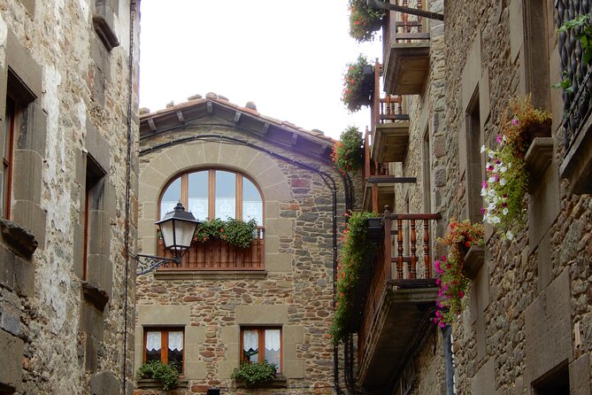 Pyrenees Medieval Village Hike From Barcelona - Stunning Views and Hiking
