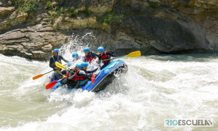 Pyrenees: Rafting in the Kingdom of the Mallos - Activity Details