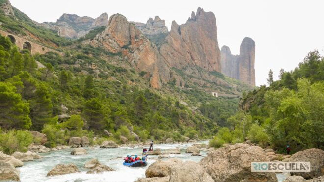 Pyrenees: Rafting in the Kingdom of the Mallos - Experience Description