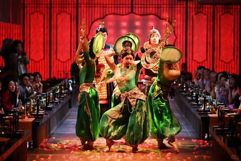 Qingdao Lanqi Banquet Fu - Immersive Imperial Feast Experience (A Fusion of Cuisine and Culture + Visual Delight + Chinese-Style Performance + Optional Costume & Makeup Experience) - Who will enjoy Lanqi Banquet most
