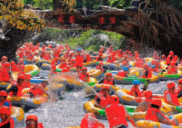 Qingyuan Bijia Mountain/Xuanzhen Grand Canyon Rafting 1-Day Tour - Xuanzhen or Bijia Mountain: two different water days