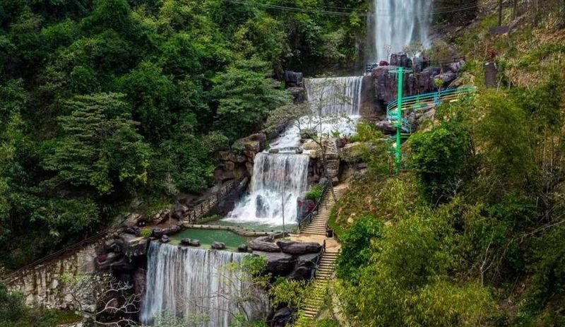 Qingyuan Bijia Mountain/Xuanzhen Grand Canyon Rafting 1-Day Tour - Pack for water, sun and the ride home