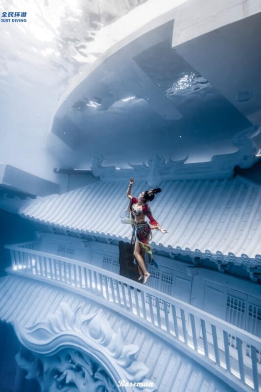 Quanmin Huanqian (Qianhai Ice and Snow World Store) - How the price compares