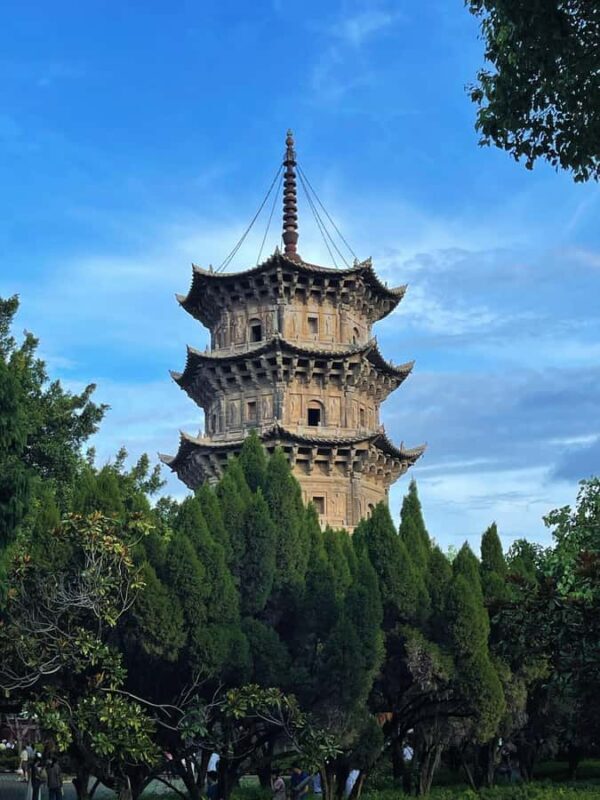 Quanzhou Kaiyuan Temple: 2.5-Hour Tour of the City Landmark - Why This Tour Offers Good Value
