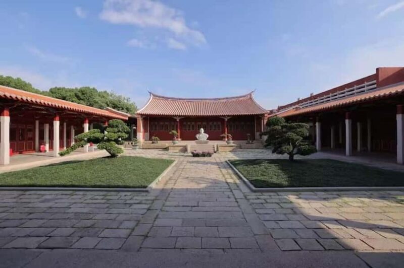 Quanzhou: Xunpu Village, Kaiyuan Temple and West Street Trip - West Street Observation Deck: Panoramic Views & Modern Charm