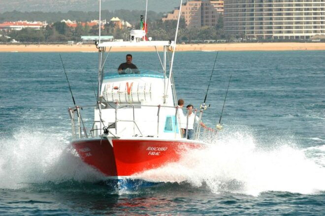 Quarteira: Passeio De Barco Para Pesca De Recife No Algarve Com Equipamento. - Included in the Activity