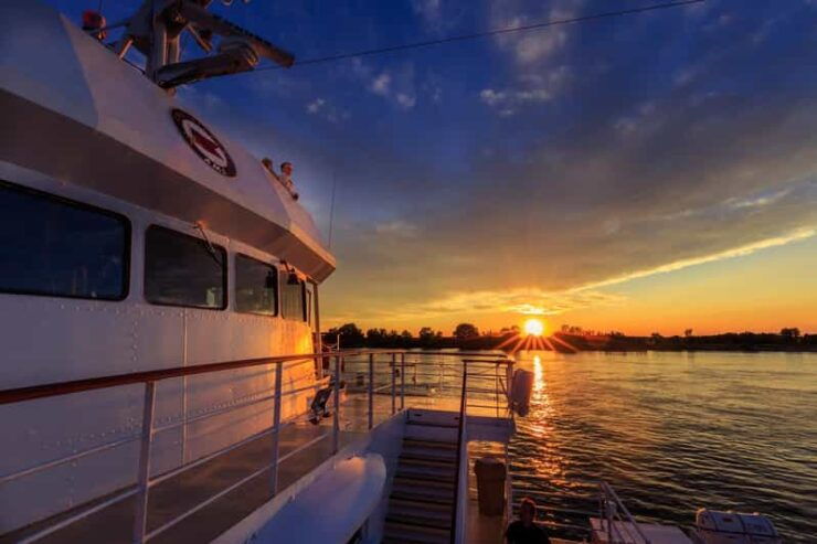Québec City: 2-Hour Cocktail & DJ Evening Cruise - Booking and Reservation Details