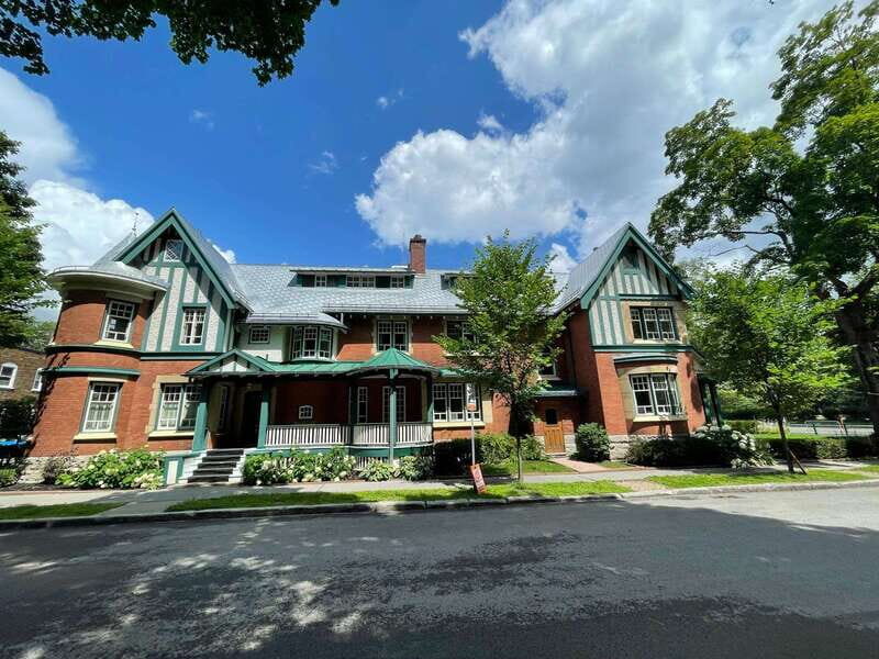 Quebec City: Montcalm & St-Jean Baptiste Walking Tour (2,5h) - An In-Depth Look at the Tour Experience