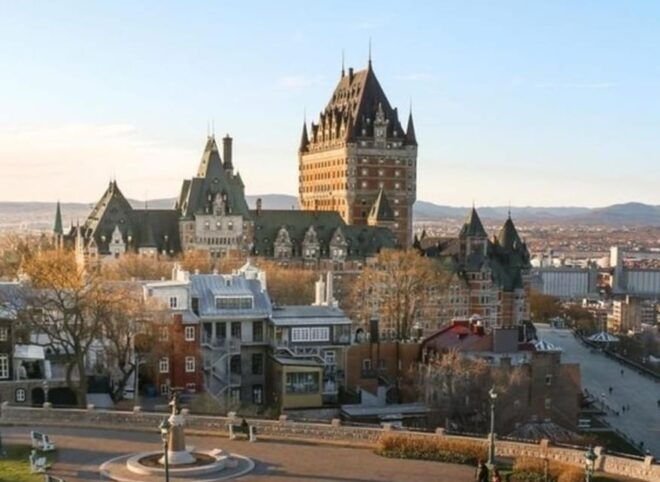 Quebec: Old Town Private Walking Tour With A Local Guide - Booking and Reservations
