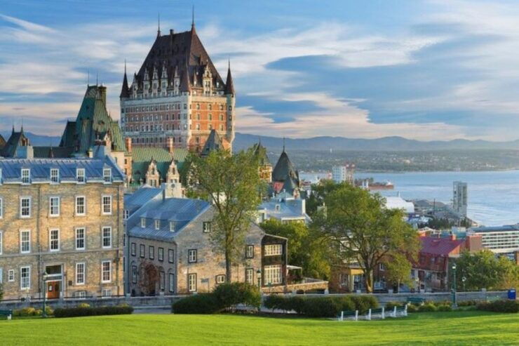 Quebec: Private Custom Tour With a Local Guide - Tour Duration and Language Options