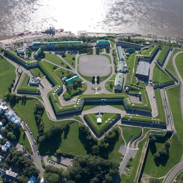 Quebec: The Citadel of Quebec Ticket and Guided Tour - Meeting Point and Parking
