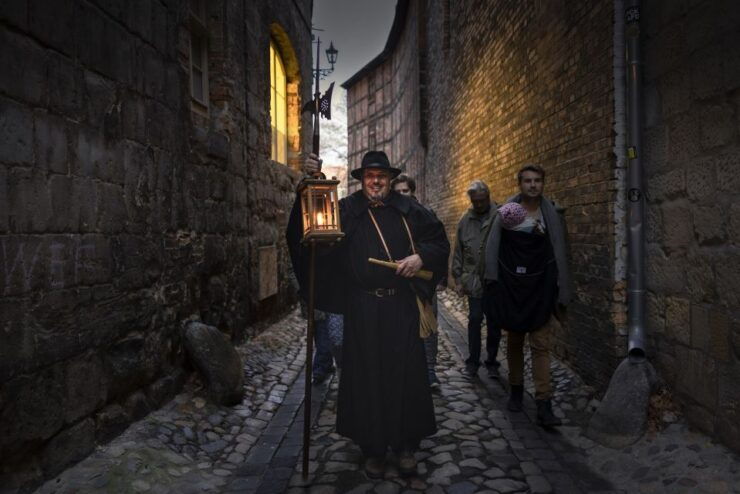 Quedlinburg: Historical Old Town Evening Walking Tour - Experience