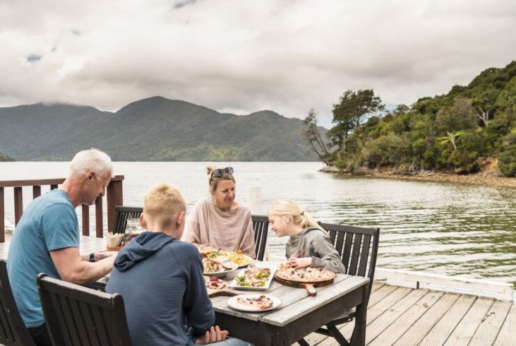 Queen Charlotte Sound: Scenic Cruise & Lunch - Experience