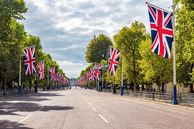 Queen Elizabeth II Private Walking Tour of London - Pricing and Booking