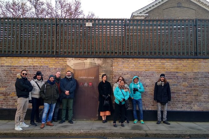 Queen Highlights Walking Tour of London - Landmarks and Attractions