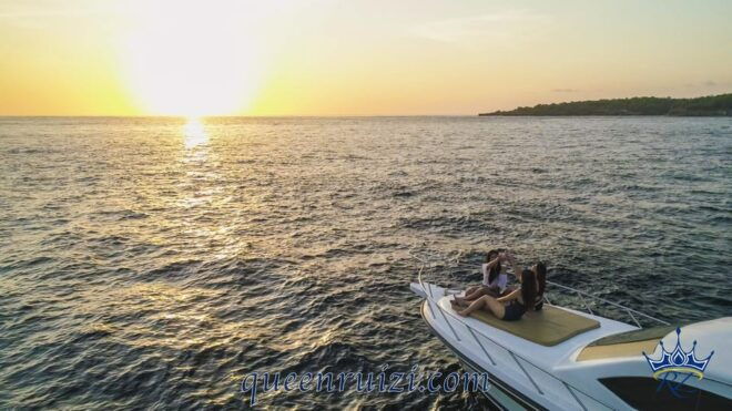 Queen Ruizi 18 - Onboard Amenities and Services