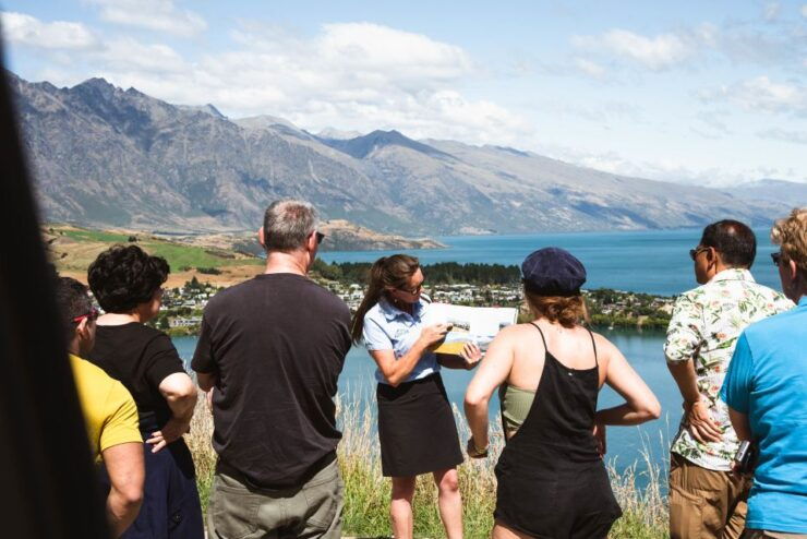 Queenstown: Arrowtown and Gibbston Half-Day Scenic Tour - Highlights