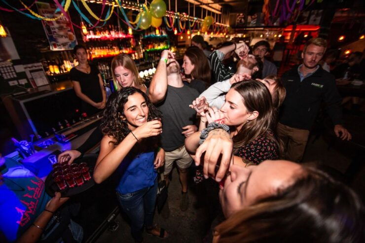 Queenstown: Bar Crawl With 5 Free Shots and Pizza - Activity Details and Experience