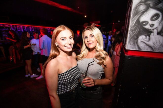 Queenstown: Bar Crawl With 5 Free Shots and Pizza - Common Questions