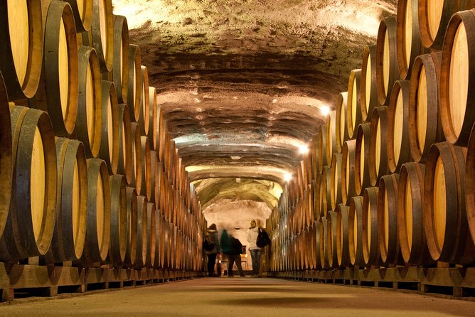 Queenstown Classic Wine Tour - 3 Vineyards, Cave Tour and Cheeseboard - Reviews and Ratings