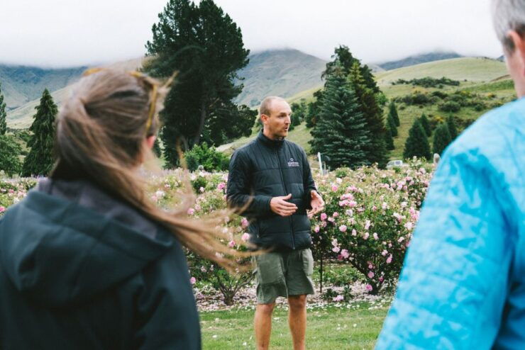 Queenstown: Helicopter Flight and Gin Tasting Tour - Tour Details and Booking Information